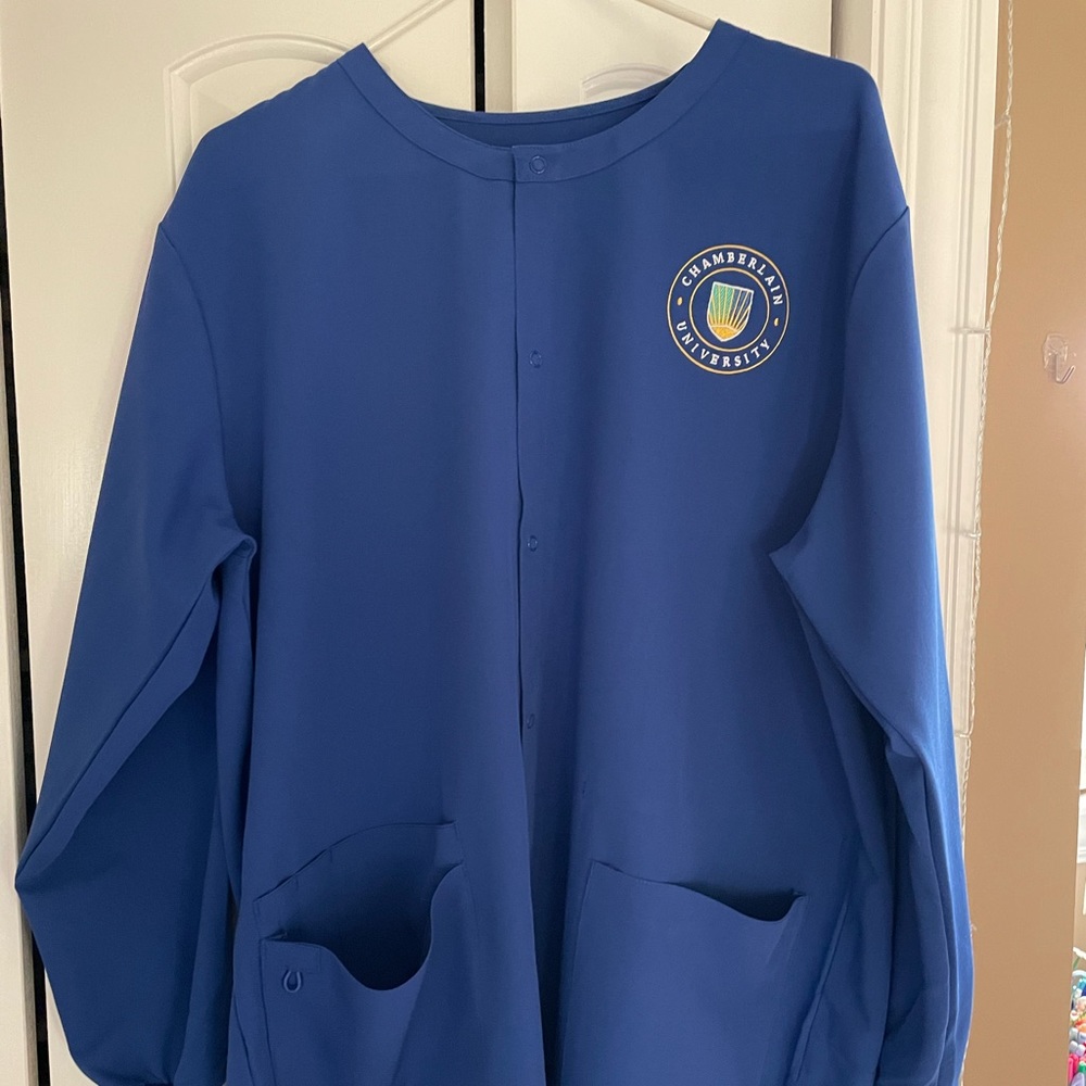 NEVER WORN Chamberlain University School of Nursing Scrub top